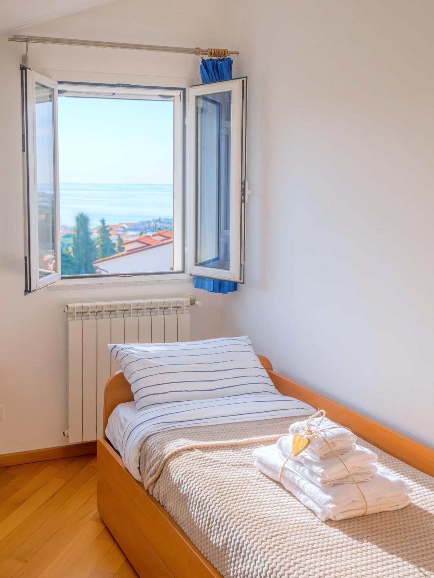 Appartamento Pesco "A Casa Felice" Pietra Ligure Bagian luar foto